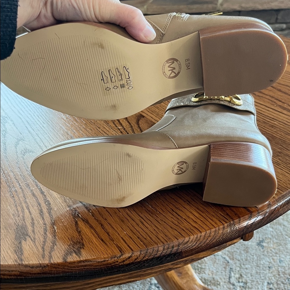 Michael Kors Women's Leather Parker Ankle Booties with Block Heel Size 8.5 - Picture 5 of 8